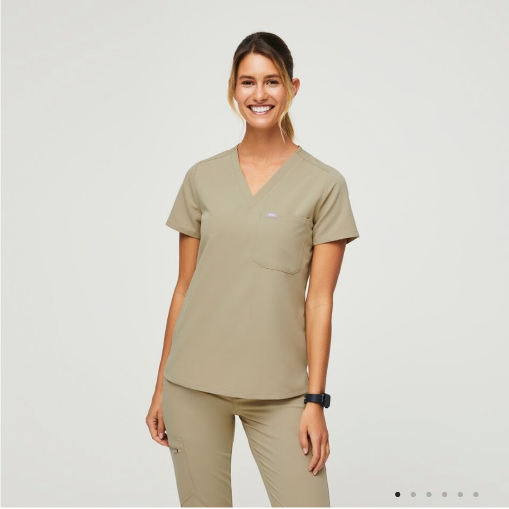 Figs Technical Collection Catalina One Pocket Scrub Shirt